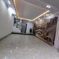 Chị Trang Gửi Bán Nhà 5 Tầng Mặt Phố Lê Hồng Phong, 40M, Thang Máy, Ô Tô Đỗ, Giá Nhỉnh 10 Tỷ