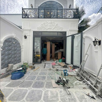 Nhà Phường 5 (Mới 100%) Với Kiến Trúc Tân Cổ Điển, Hẻm Đối Diện Nhà Hàng 3 Miền.