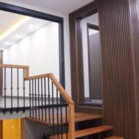 Bán nhà Giải Phóng giá 6 tỷ, diện tích 135m2, 2 tầng, mặt tiền 7m