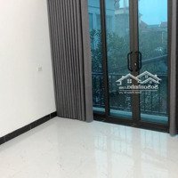 Hỉnh 4 Tỷ - Siêu Phẩm - Nhà Đẹp 3 Tầng, Đường Thông Ô Tô 7 Chỗ Đỗ Cửa - Gần Hồ Điều Hòa - Gần Kcn