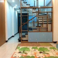 Hỉnh 4 Tỷ - Siêu Phẩm - Nhà Đẹp 3 Tầng, Đường Thông Ô Tô 7 Chỗ Đỗ Cửa - Gần Hồ Điều Hòa - Gần Kcn