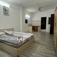 Phòng Ban Công Rộng 35M View Sông - Mặt Tiền Võ Văn Kiệt Q5 Gần Cầu Nguyễn Tri Phương