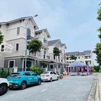 Biệt Thự 135M2 Giá Bán 50 Triệu/M Tại Đô Thị Centa Vsip , Cách Cầu Vĩnh Tuy 12Km, Cơ Hội Đầu Tư X3X4