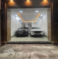 Bán Nhà Phố Trần Quốc Hoàn,Gara 2 Ô Tô,Ô Tô Tránh,52M 7 Tầng-Mt:5M- Dân Trí Cao,Thông Tứ Phía-21.9