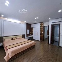 Bán Nhà Phố Trần Quốc Hoàn,Gara 2 Ô Tô,Ô Tô Tránh,52M 7 Tầng-Mt:5M- Dân Trí Cao,Thông Tứ Phía-21.9
