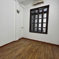 Bán Nhà Phố Nguyễn Văn Cừ. 3T X 35M Ngõ Riêng Giá Chỉ 3.9 Tỷ.