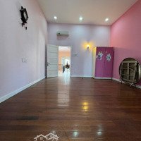 Cho Thuê Villa Sân Vườn Lê Văn Sỹ, Quận 3 - 5X30M Trệt 2 Lầu- Khu Thời Trang, Văn Phòng, Shop