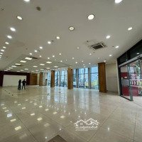 Nhà Mặt Phố Hoàng Quốc Việt Vị Trí Đẹp Nhất Phố.