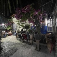 Bán Nhàhẽm Xe Hơiđường Võ Văn Hát - 20M X 9M - Cấp 4 - Giá Bán 8.2 Tỷ