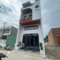 Gia Đình Cần Bán Nhà Gần Trường Đại Học Quốc Tế Miền Đông, Định Hòa, Tdm