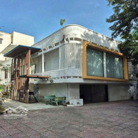 Cho Thuê Tổng Diện Tích 600M2, Có Sẵn Căn Showroom 250M2. Ngay Mặt Tiền Phạm Viết Chánh, P. 19, Bt