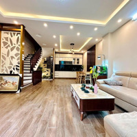 Nhà Hiếm! Phân Lô Trần Quốc Hoàn, Ô Tô Đỗ Cửa, Ngõ Thông, To Rộng, Kinh Doanh Đẹp, 60M2X6T