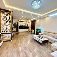 Nhà Hiếm! Phân Lô Trần Quốc Hoàn, Ô Tô Đỗ Cửa, Ngõ Thông, To Rộng, Kinh Doanh Đẹp, 60M2X6T
