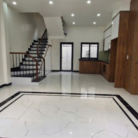 Nhà Đẹp Song Phương Dt42*3T Gần Đại Lộ Thăng Long