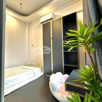 Cho Thuê Căn Hộ Dịch Vụ 2 Phòng Ngủ, Ban Công, Full Nội Thất Ngay Tại Khu Ẩm Thực Phan Xích Long