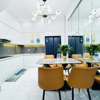 Vip! Ô Tô 5 Tạ Đỗ Cửa - Ngõ Thông - 3 Thoáng - Siêu Hiếm Tại Cầu Giấy 42M2 * 6T