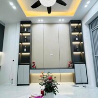 Nhà Đẹp Ở Luôn Ngõ Văn Hương, Đống Đa 21m, 5 tầng, mt 3.5m, giá 4.95 tỷ.