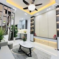 Nhà Đẹp Ở Luôn Ngõ Văn Hương, Đống Đa 21m, 5 tầng, mt 3.5m, giá 4.95 tỷ.