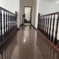 Chính Chủ Cần Bán Gấp Nhà Biệt Thự Căn Góc 2Mặt Tiềnđường Lớn Quận 11