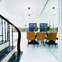 Tuyệt Tác - Phố Vip - Yên Hòa - Nội Thất Vip - Sát Phố 39M2 8,38 Tỷ Cầu Giấy. Vị Trí Rất Đẹp
