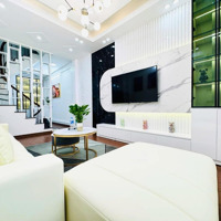 Mình Có Nhà Cần Bán Ở Hoa Bằng - Cầu Giấy,Diện Tích34M2 - 6Tầng - Nhỉnh 8Tỷ. Liên Hệ: 0923166123