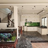 Nhà Đẹp Ở Luôn, Ngõ Nông, Ô Tô Đỗ Cổng Kẻ Tạnh - Giang Biên