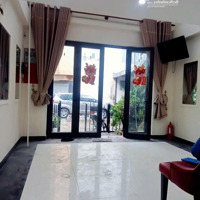 Cho Thuê Nnchẽm Xe Hơisát Mặt Tiền Lê Hồng Phong, P2 Q10, Dtsd 160M2, 4 Tầng Có 5 Phòng Ngủ 4 Vệ Sinhgiá 25 Triệu/Tháng
