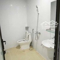 Cho Thuê 3 Phòng Trọ Có Chỗ Để Ga Ra Ô Tô Trên Tổng Diện Tích 160M2, Có Thông Thoáng Cửa Sổ .