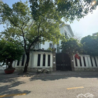 Bán Biệt Thự Tân Phong Quận 7, Thiết Kế 3 Tầng, 194M2 6 Phòng Ngủngang 17M Chỉ 38 Tỷ
