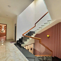 Bán Nhà Mặt Tiền Đường N1 D2D, Nhà 1 Trệt 2 Lầu, Giá Bán 13.5 Tỷ Giả Rẻ Nhất Hiện Nay