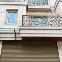 Hải Châu, Căn Shophouse 4.5 Tầng Khu Phố Đêm Ngay Cạnh Sông Hàn. Giá Quá Tốt Nhỉnh 12 Tỷ.