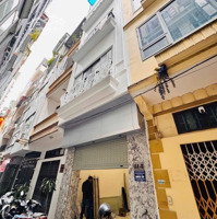 Bán Nhà Khu Phân Lô Trần Quốc Hoàn 40M- 5 Phòng Ngủ- Mt4M-Thang Máy 17.2 Tỷ, Phân Lô Ô Tô, Khu Dân Trí Cao