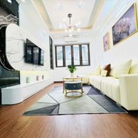 Hoa Bằng, Cầu Giấy.diện Tích30/34M2 X 6 Tầng,Mặt Tiền3,4M, Giá Nhỉnh 8 Tỷ. Ô Tô Đỗ Cửa, 5M Ra Phố.