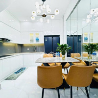 Hoa Bằng, Cầu Giấy.diện Tích30/34M2 X 6 Tầng,Mặt Tiền3,4M, Giá Nhỉnh 8 Tỷ. Ô Tô Đỗ Cửa, 5M Ra Phố.