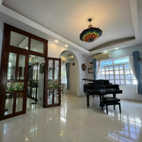 Biệt Thự Mặt Tiền Đường Phổ Quang, P2. Dt: 10X18M. 1 Trệt 3 Lầu. Sân, Gara Ô Tô. Giá Bán 50 Triệu