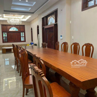 Biệt Thự Mặt Tiền Đường Phổ Quang, P2. Dt: 10X18M. 1 Trệt 3 Lầu. Sân, Gara Ô Tô. Giá Bán 50 Triệu