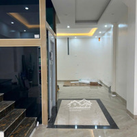 Cho Thuê Nhà Liền Kề Trung Yên- Trung Kính, 75M2, 5.5 Tầng, Thang Máy, Giá Bán 40 Triệu/Tháng.