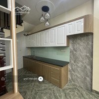 Trung Tâm Thạch Bàn - 1 Nhà Ra Phố - Ô Tô Đỗ Cổng - Sân Để Xe Riêng