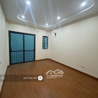 Trung Tâm Thạch Bàn - 1 Nhà Ra Phố - Ô Tô Đỗ Cổng - Sân Để Xe Riêng