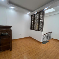 Bán Nhanh Nhà Phố Hoàng Như Tiếp, Long Biêndiện Tích35M 5Tầng Giá Bán 6 Tỷ Hơn, Ở Luôn Ô Tô Đỗ Cổng