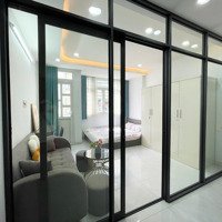 Cho Thuê Căn Hộ 1 Phòng Ngủ Ban Công Hoàng Sa - Quận 1, Gần Cầu Bông