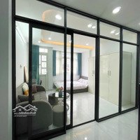 Cho Thuê Căn Hộ 1 Phòng Ngủ Ban Công Hoàng Sa - Quận 1, Gần Cầu Bông