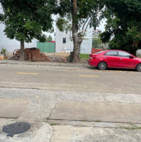 Siều Hời Luôn Cần Bán Gấp 2 Lô Liền Kề Tthc Tp Dĩ An Giá Cực Rẻ