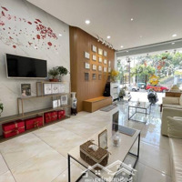 Nhà Đường Hai Bà Trưng 60M2 X 5 Tầng,Mặt Tiền4.5M, Kinh Doanh Đỉnh, Đường 2 Chiều, Vỉa Hè, Chỉ 38 Tỷ