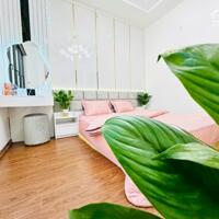 BÁN NHÀ TRUNG TÂM CẦU GIẤY Ô TÔ ĐỖ CỬA PHÂN LÔ NGÕ THÔNG THOÁNG NHÀ ĐẸP CHỈ 8,3 TỶ