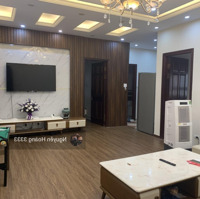 Hoàng 3333 Giá Thật. Bán Ch N04 Trần Duy Hưng, 126M2, 3N - 2 Vệ Sinh Tầng Trung Mát Mẻ, Full Đồ, Sđ