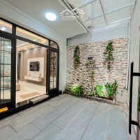 Bán Nhà Đẹp Gần Phố Trương Định,Diện Tíchkhủng 60M2 Giá Chỉ Nhỉnh 9 Tỷ. Thiết Kế 4T* 4 Phòng Ngủfull Tiện Ích.