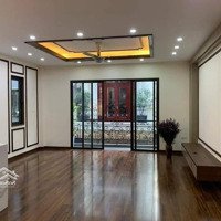 Bán Nhà Phạm Văn Đồng, 36M2, Phân Lô, Ô Tô, Nội Thất Chủ Tặng, Nhỉnh 5Tỷ