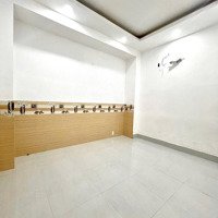 Cho Thuê Nhà Lầu Diện Tích Rộng Lộ Oto Tới Nhà Có 3 P Ngủ Ở Gia Đình Nhóm Sinh Viên , Kd Tại Nhà