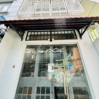 (Nhà Thuê Q.11) - Hoà Bình - Đối Diện Cv Đầm Senhẽm Xe Hơi- Gần Trung Tâm- 40M2 - 4 Tầng